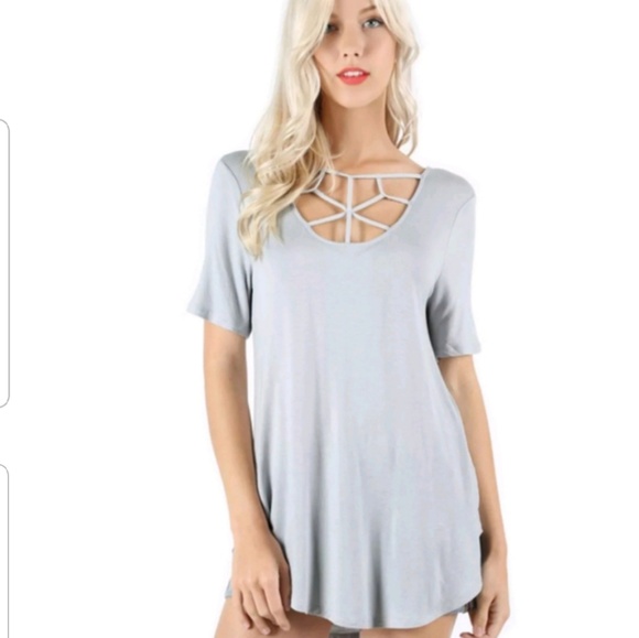 Zenana Outfitters Tops - Gray criss cross relaxed short sleeve strappy top
